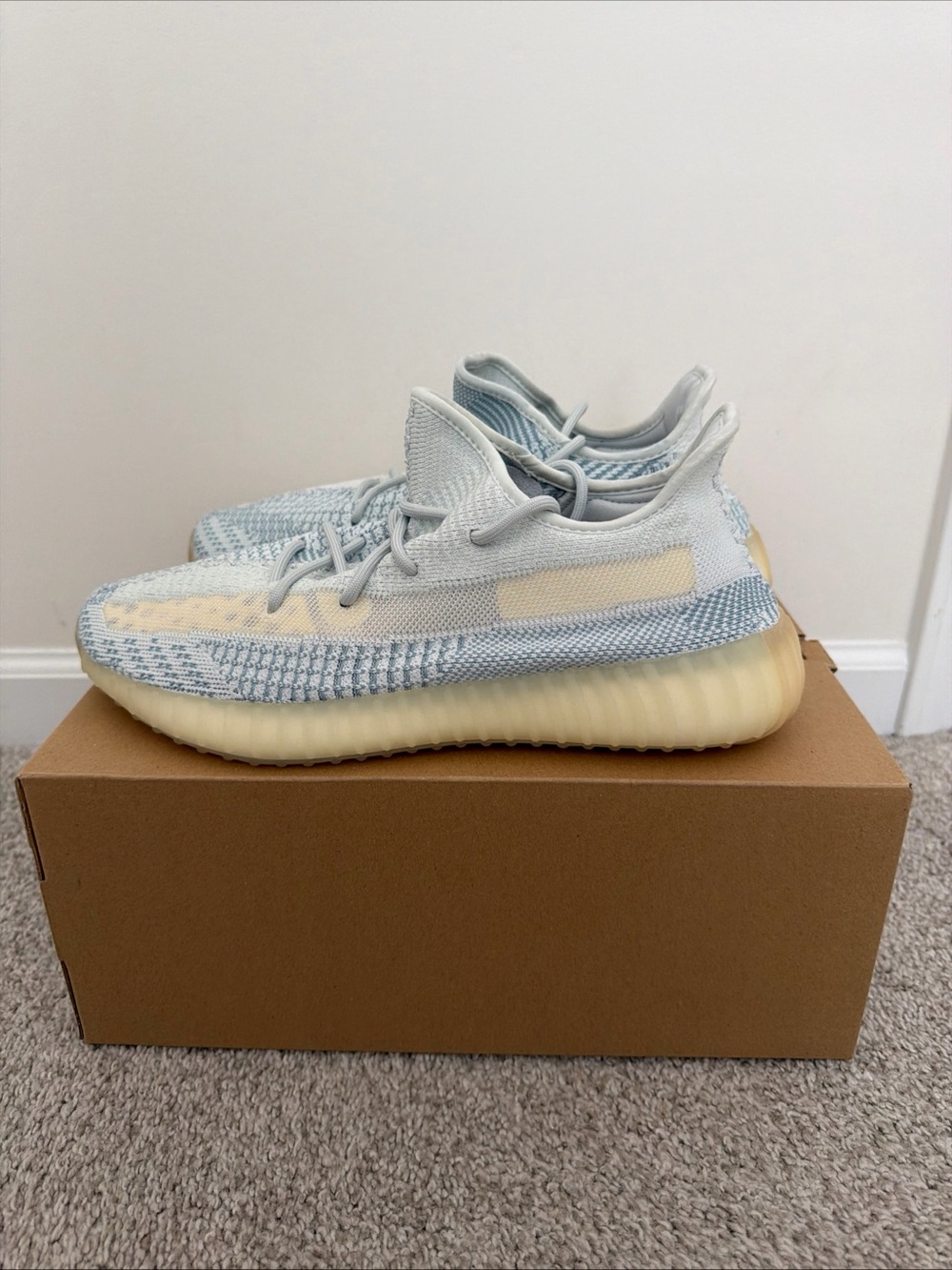 Adidas Yeezy Boost 350 V2 Cloud Shoes Size 11